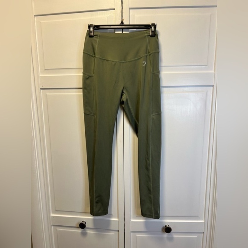 Gymshark Womens High-Waisted Leggings With Pockets Size Medium Color Dusty Olive